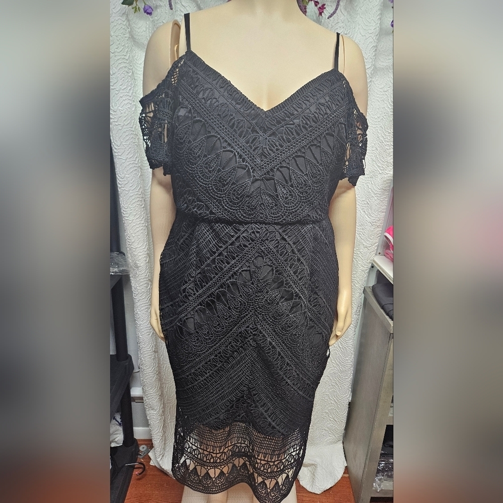 City Chic Black Cold Shoulder Sheath Dress - Picture 1 of 11